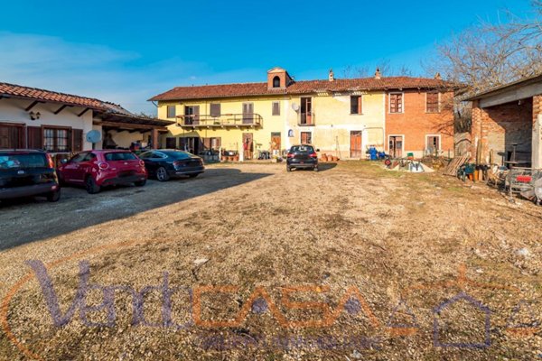casa indipendente in vendita a Carmagnola