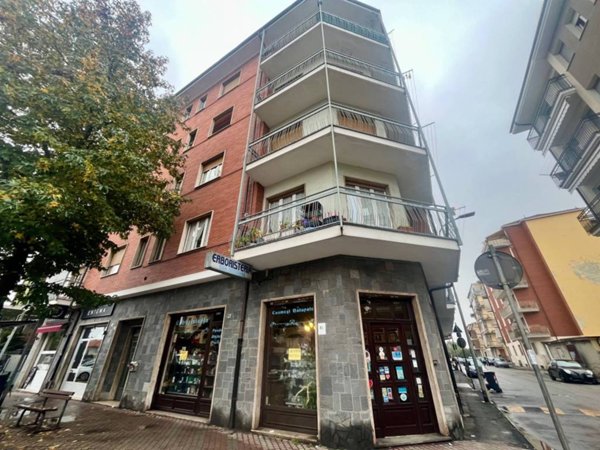 negozio in vendita a Carmagnola