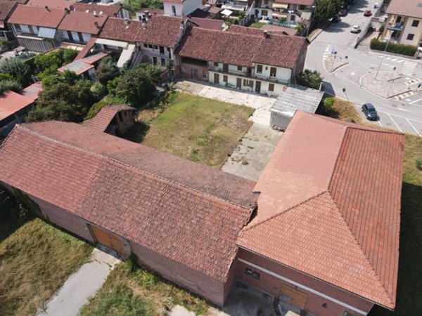 casa indipendente in vendita a Carmagnola in zona Salasio