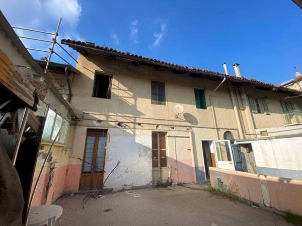 casa indipendente in vendita a Carmagnola in zona San Michele
