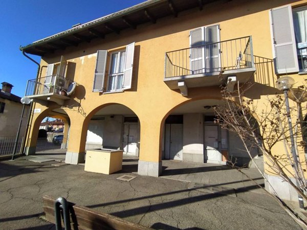 negozio in vendita a Carmagnola in zona Salasio
