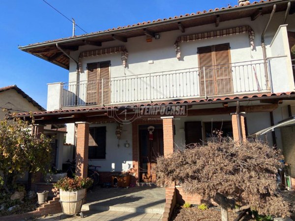 casa indipendente in vendita a Carmagnola in zona San Giovanni