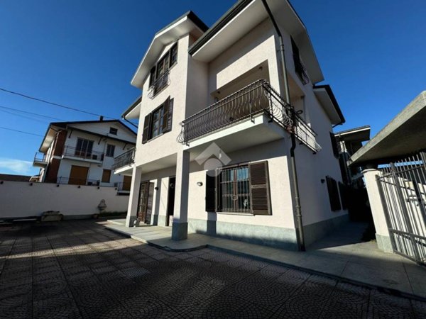 casa indipendente in vendita a Carmagnola