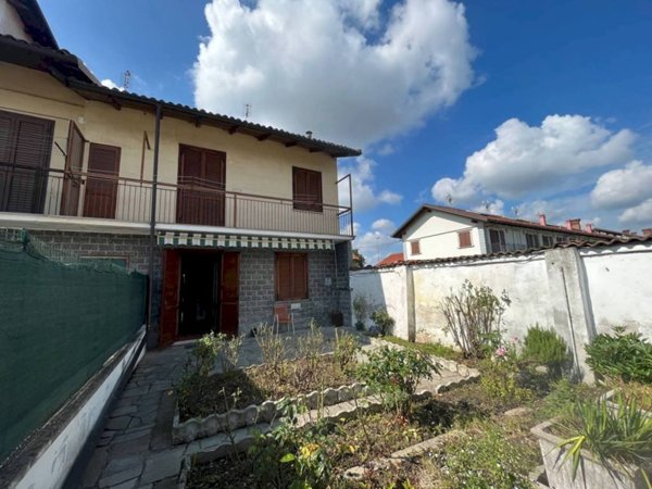 casa indipendente in vendita a Carmagnola in zona San Giovanni