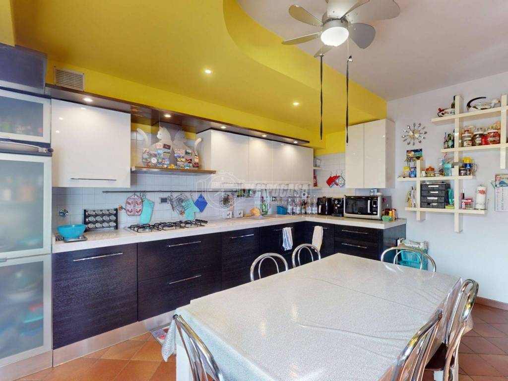 casa indipendente in vendita a Carmagnola in zona Salasio