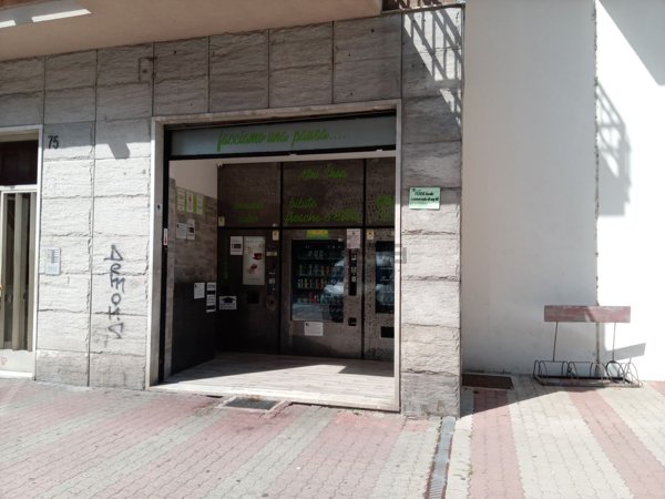 locale commerciale in vendita a Carmagnola