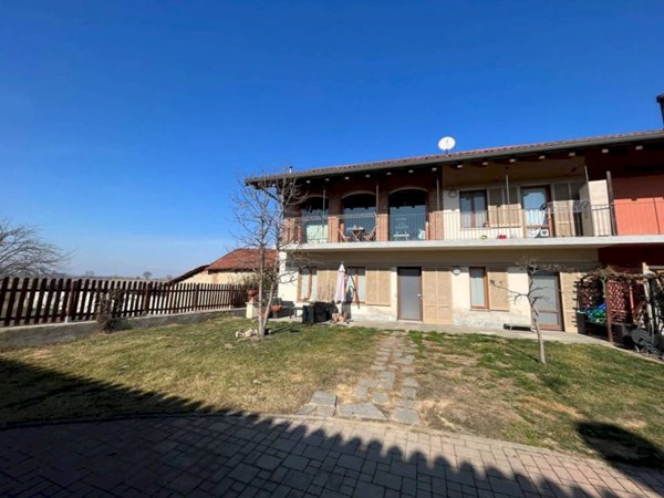 casa indipendente in vendita a Carmagnola in zona San Michele