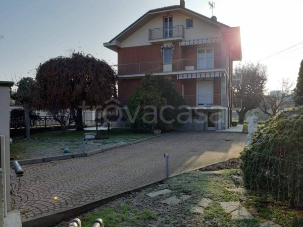 casa indipendente in vendita a Carmagnola in zona Cavalleri