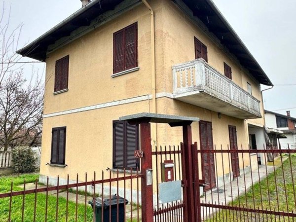 casa indipendente in vendita a Carmagnola in zona San Giovanni