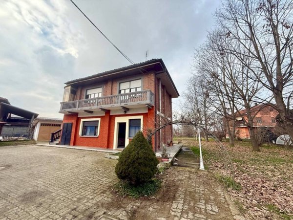 casa indipendente in vendita a Carmagnola