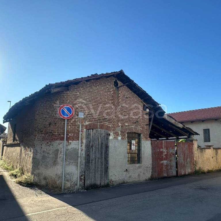 casa indipendente in vendita a Carmagnola in zona Cavalleri