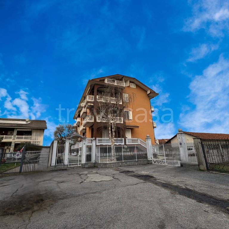 appartamento in vendita a Carmagnola in zona San Bernardo