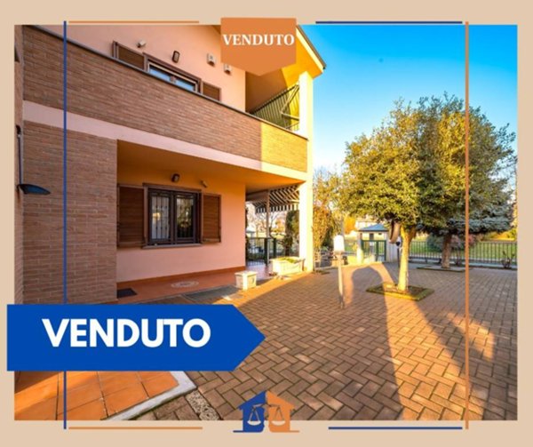 casa indipendente in vendita a Carmagnola in zona Salasio