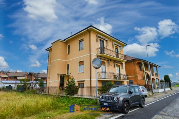 casa indipendente in vendita a Carmagnola in zona San Michele