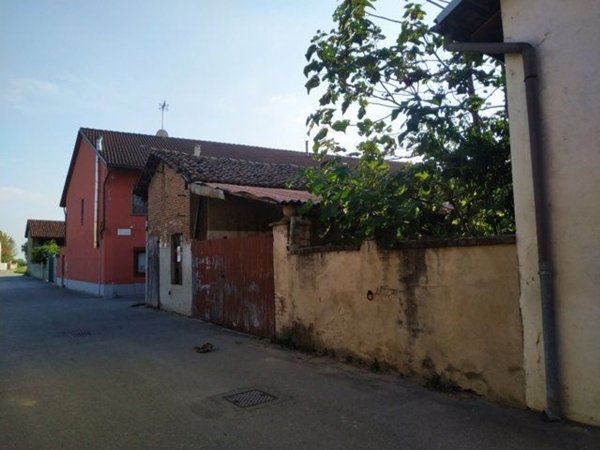casa indipendente in vendita a Carmagnola in zona Cavalleri