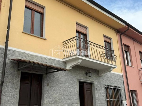casa indipendente in vendita a Carmagnola in zona Casanova