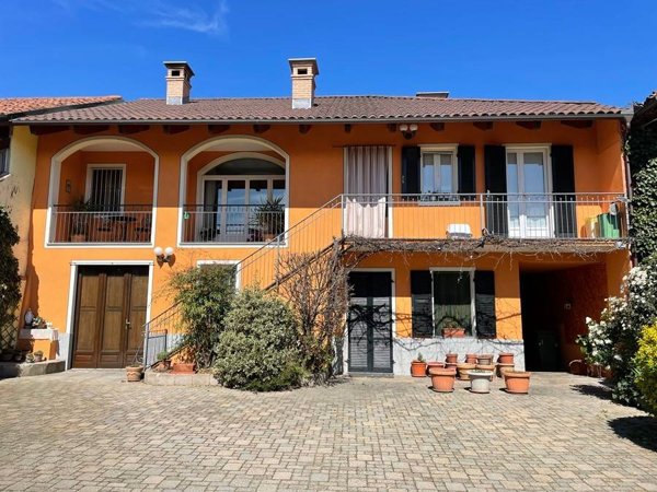 casa indipendente in vendita a Carmagnola in zona Salasio