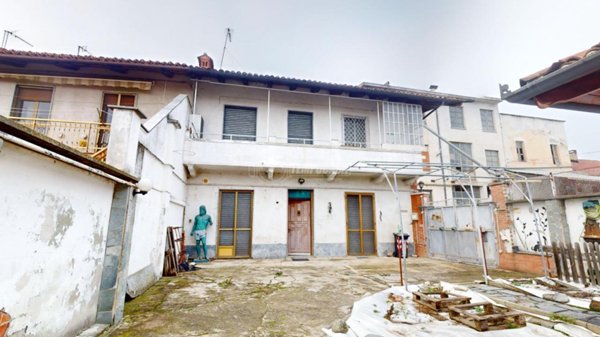 casa indipendente in vendita a Carmagnola in zona San Giovanni