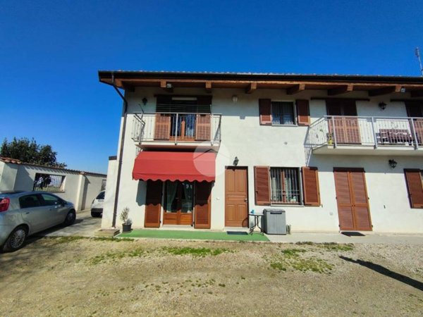 casa indipendente in vendita a Carmagnola