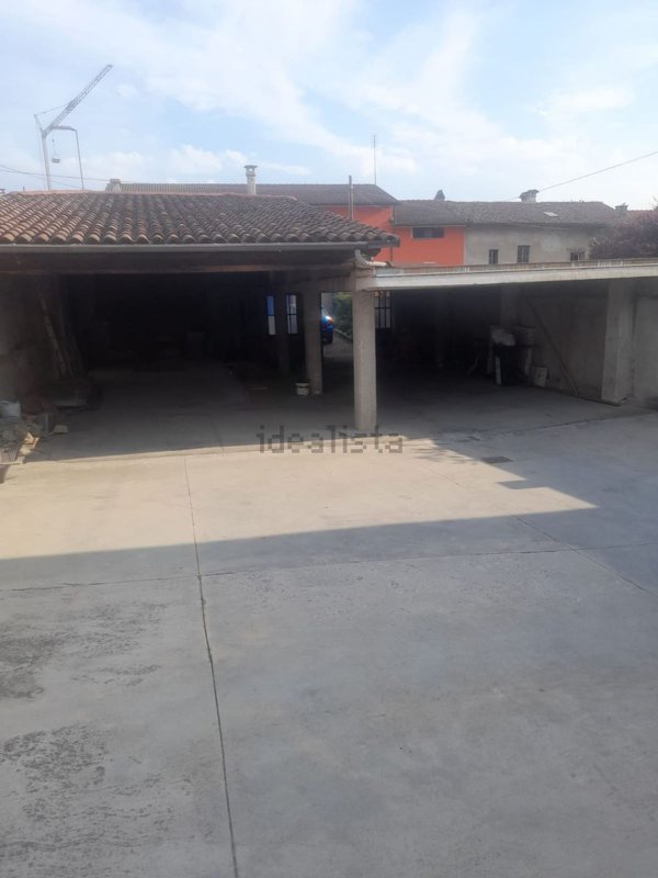locale di sgombero in vendita a Carmagnola in zona San Michele