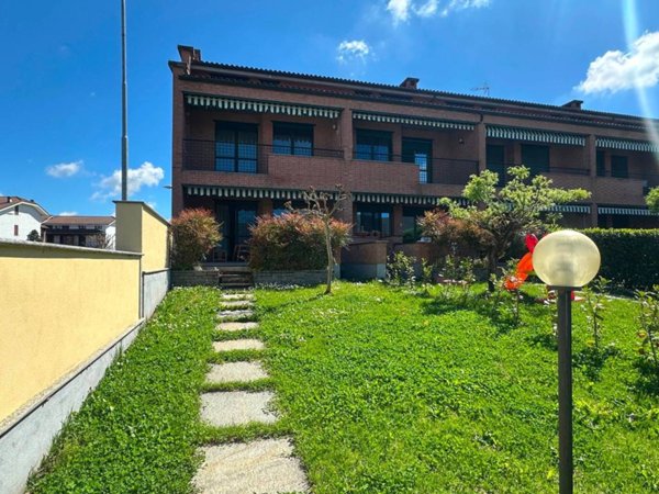 casa indipendente in vendita a Carmagnola