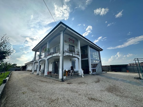 casa indipendente in vendita a Carmagnola in zona San Giovanni