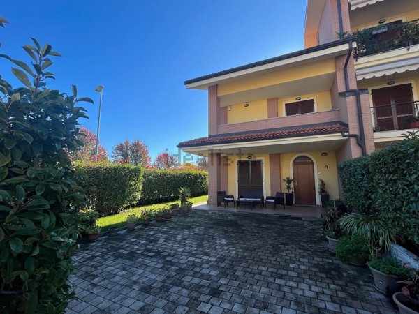casa indipendente in vendita a Carmagnola