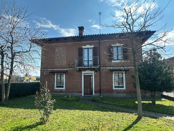 casa indipendente in vendita a Carmagnola