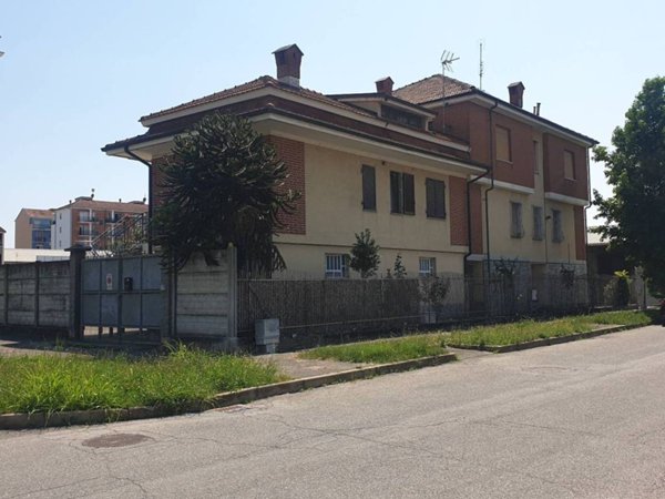 casa indipendente in vendita a Carmagnola