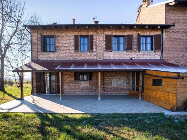 casa indipendente in vendita a Carmagnola