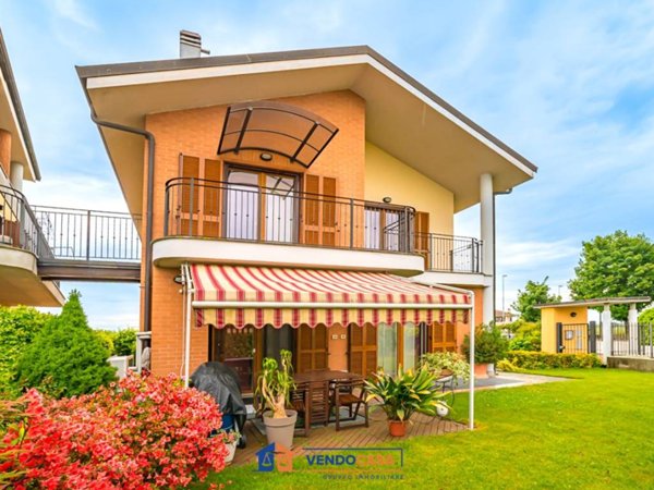 casa indipendente in vendita a Carmagnola