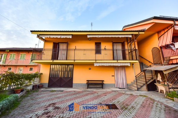 casa indipendente in vendita a Carmagnola in zona Salasio