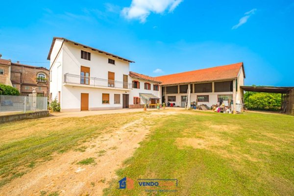 casa indipendente in vendita a Carmagnola in zona Casanova