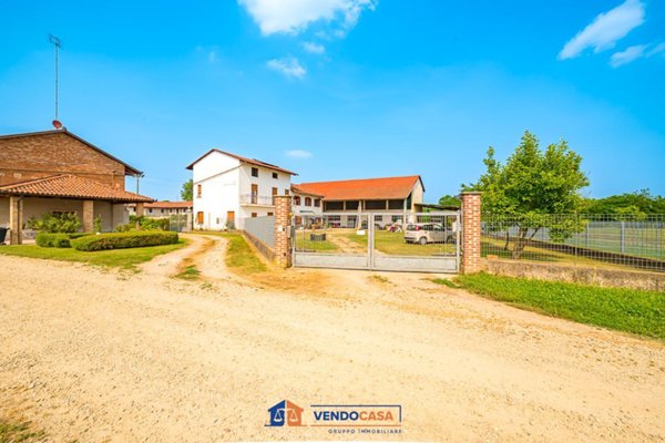 casale in vendita a Carmagnola in zona Casanova