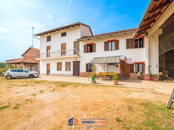 casale in vendita a Carmagnola in zona Casanova