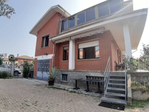 casa indipendente in vendita a Carmagnola in zona San Giovanni