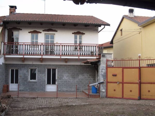 casa indipendente in vendita a Carmagnola