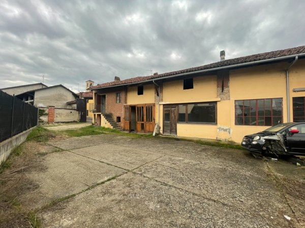 casa indipendente in vendita a Carmagnola