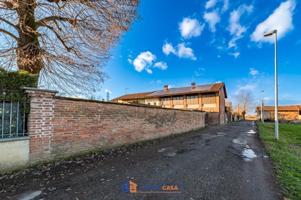 casa indipendente in vendita a Carmagnola in zona San Michele