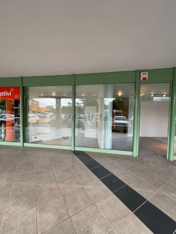 locale commerciale in vendita a Carmagnola