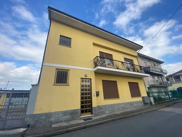 casa indipendente in vendita a Carmagnola