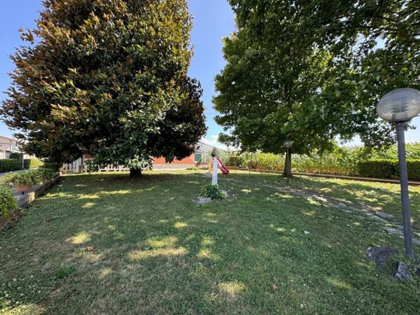 casa indipendente in vendita a Carmagnola in zona San Bernardo