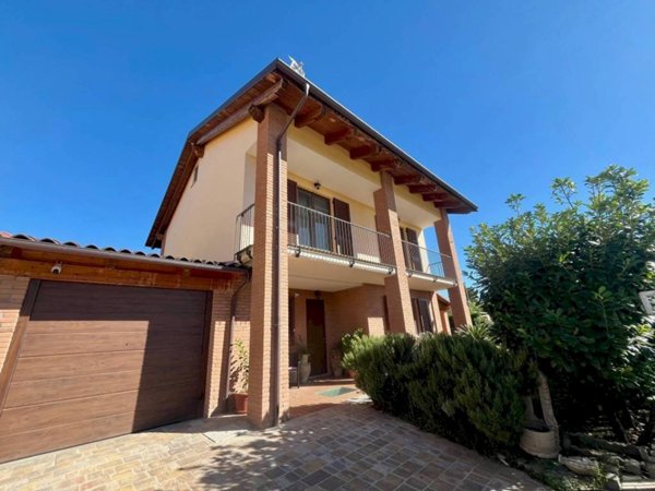 casa indipendente in vendita a Carmagnola