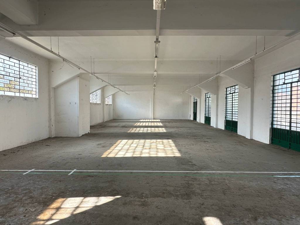 negozio in vendita a Carmagnola