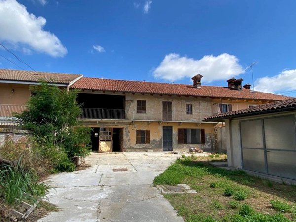 casa indipendente in vendita a Carmagnola in zona Salasio