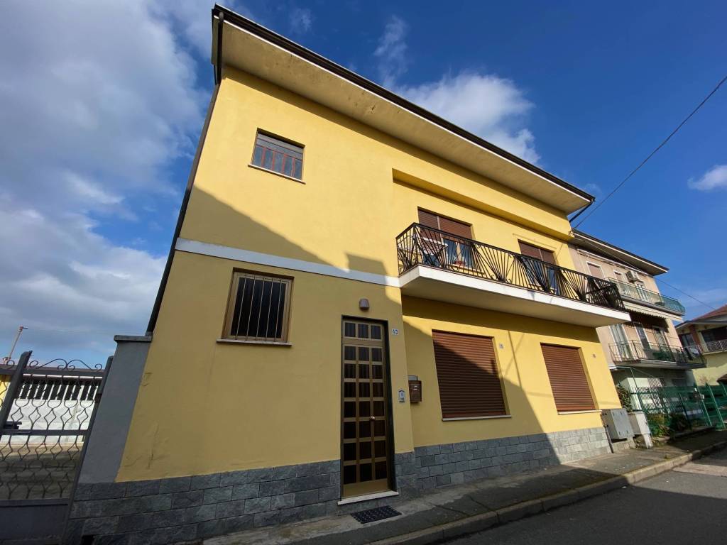 casa indipendente in vendita a Carmagnola