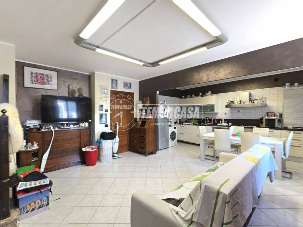 casa indipendente in vendita a Carmagnola in zona Salasio