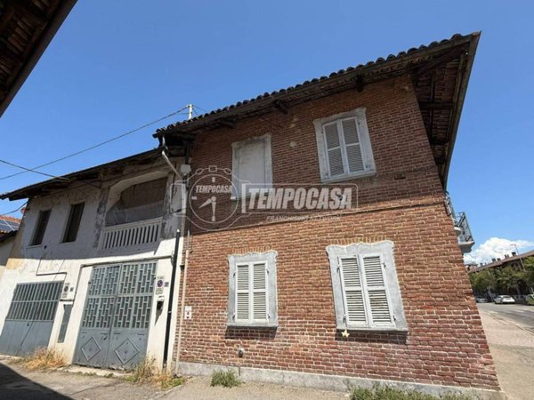 casa indipendente in vendita a Carmagnola in zona San Bernardo