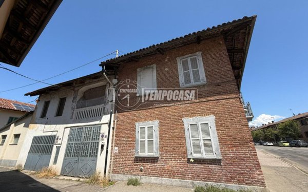 casa indipendente in vendita a Carmagnola in zona San Bernardo