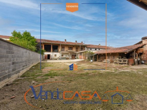 casa indipendente in vendita a Carmagnola